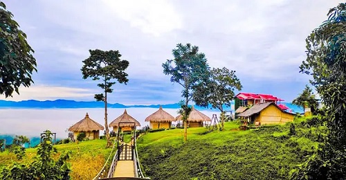 সৌন্দর্যের খোঁজে পর্যটকরা ভিড় করছেন সাজেক