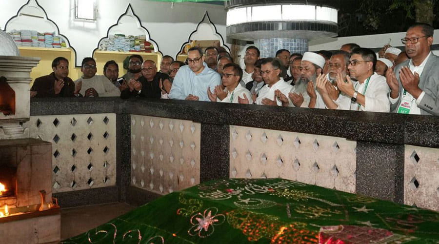 Tareq-Zia-Shah-Jalal-Mazar