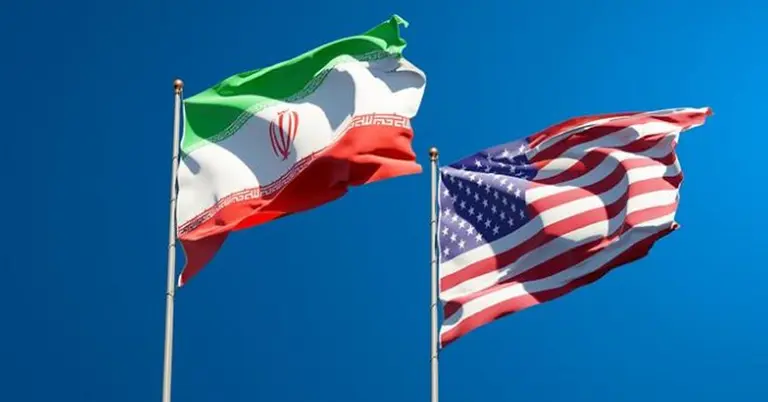 Iran and us Flag-768x402