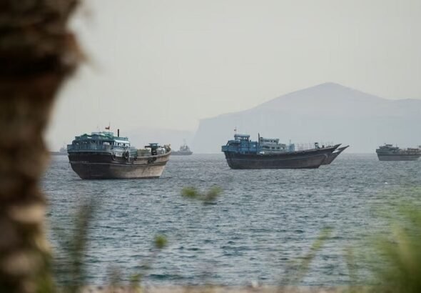Vessels_sail_through_the_Strait_of_Hormuz