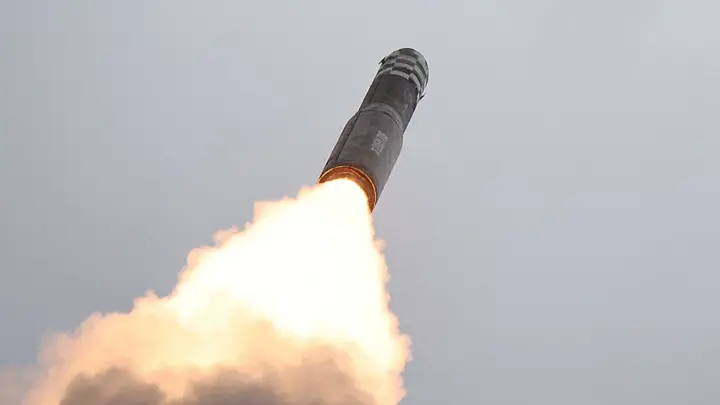 north-korea-launches-2-ballistic-missiles-547dfd-720x405